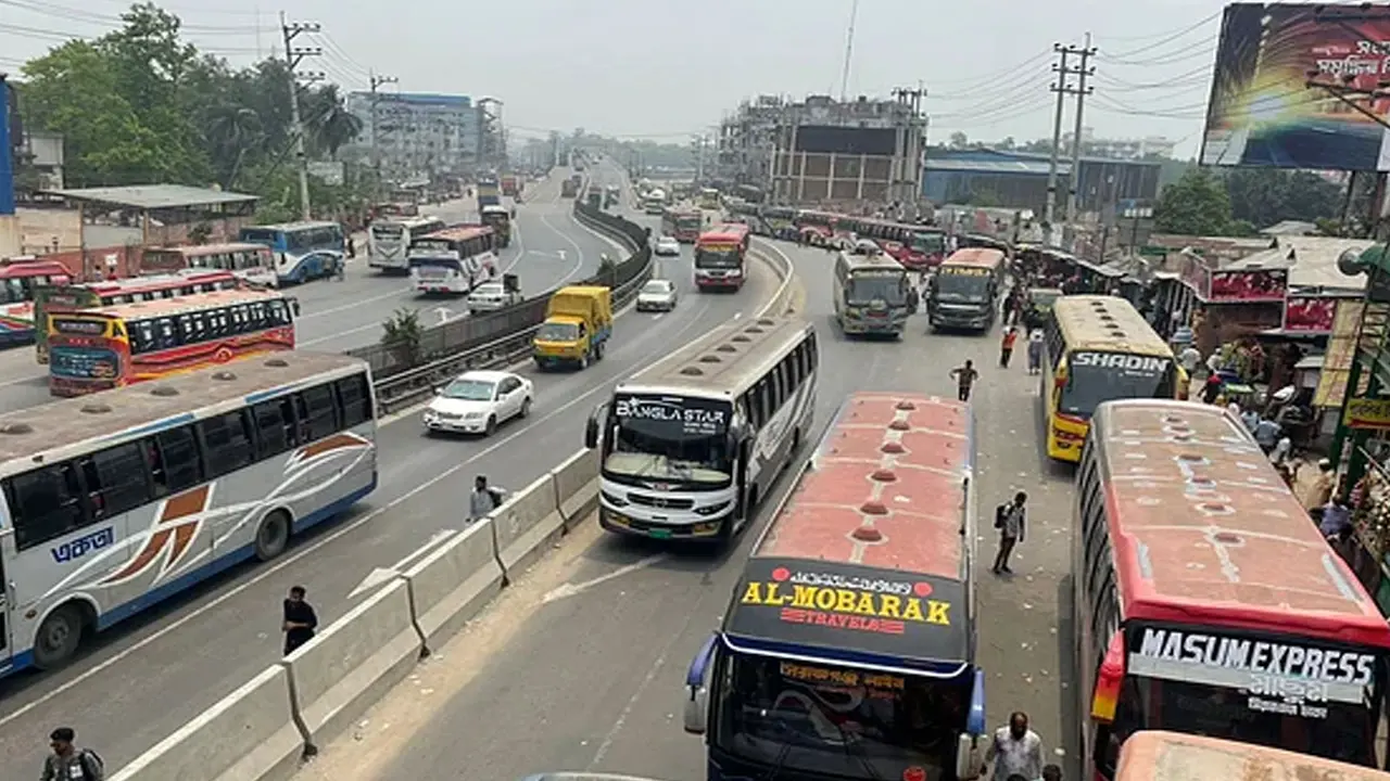দুই মহাসড়কে যানজট নেই, তবে গাড়ির চাপ বাড়ছে