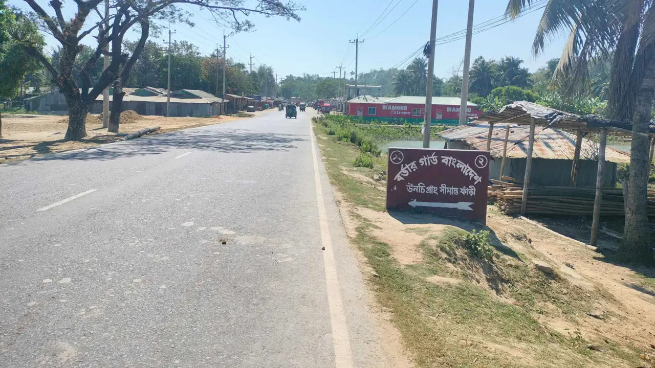 গোলাগুলি-বিস্ফোরণে কাঁপছে টেকনাফ সীমান্ত