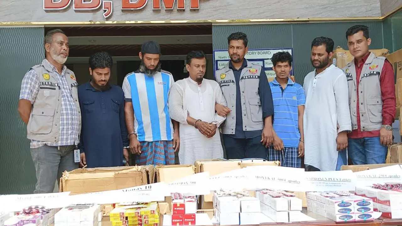 আটা ময়দা দিয়ে অ্যান্টিবায়োটিক বানাতেন তারা