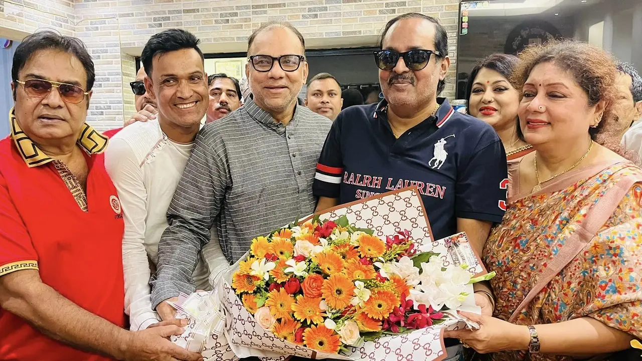 নির্বাচনে জয়ের পর এফডিসিতে পা রেখেই যে ঘোষণা দিলেন ডিপজল
