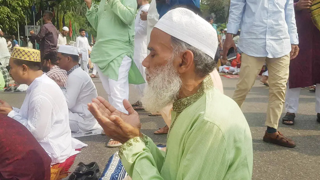 জাতীয় ঈদগাহে প্রধান জামাতে ফিলিস্তিনিদের জন্য দোয়া