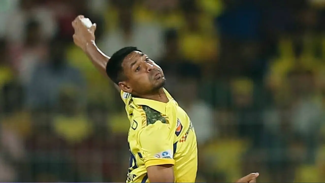 খরুচে মুস্তাফিজ তবুও আছেন সেরার তালিকায়  