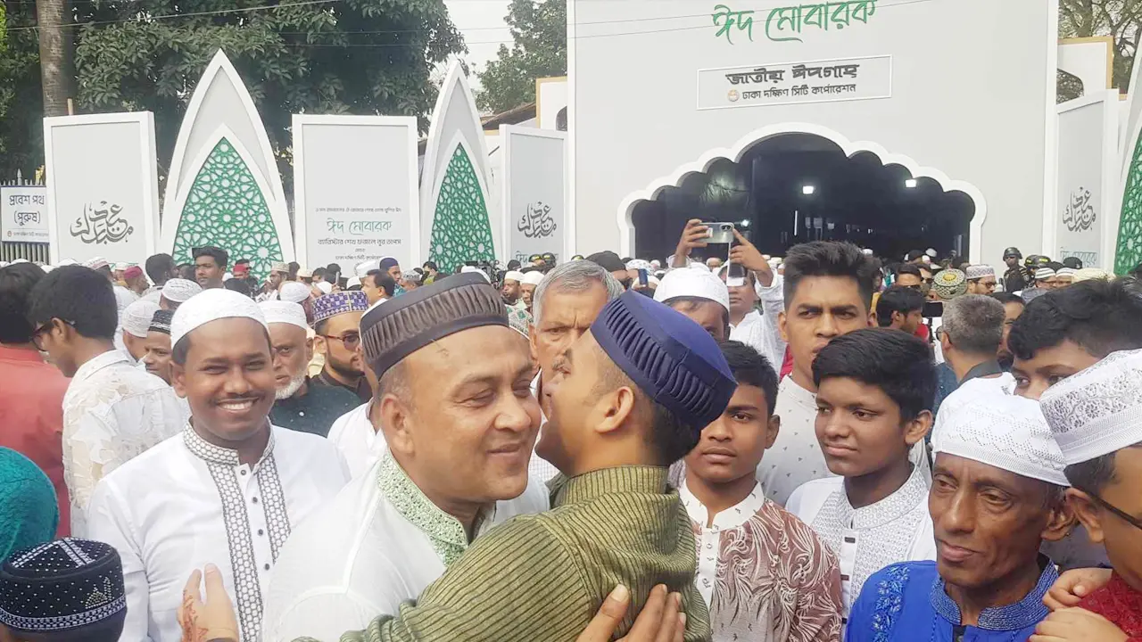 জাতীয় ঈদগাহে ঈদুল ফিতরের প্রধান জামাত অনুষ্ঠিত