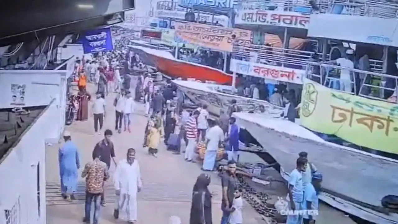 সদরঘাটে ৫ যাত্রী নিহতের ঘটনায় মামলা, মরদেহ হস্তান্তর
