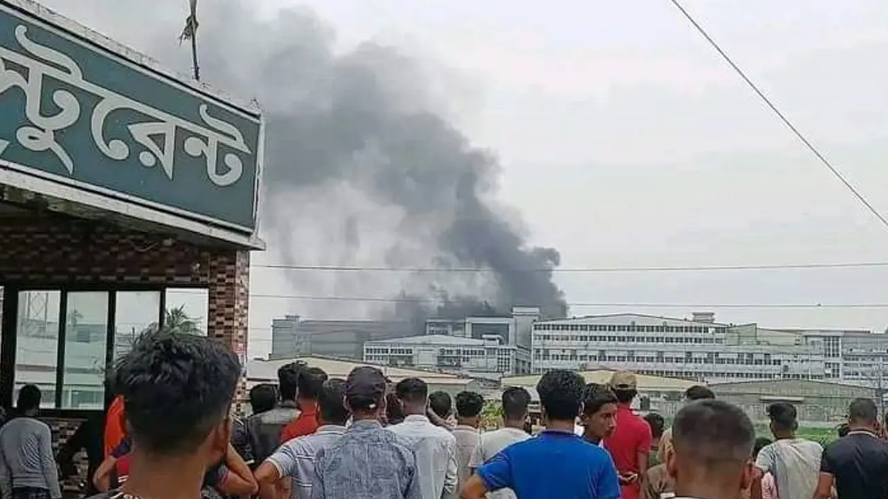 হবিগঞ্জে প্রাণের চিপস কারখানার আগুন নিয়ন্ত্রণে, নারীর মৃত্যু