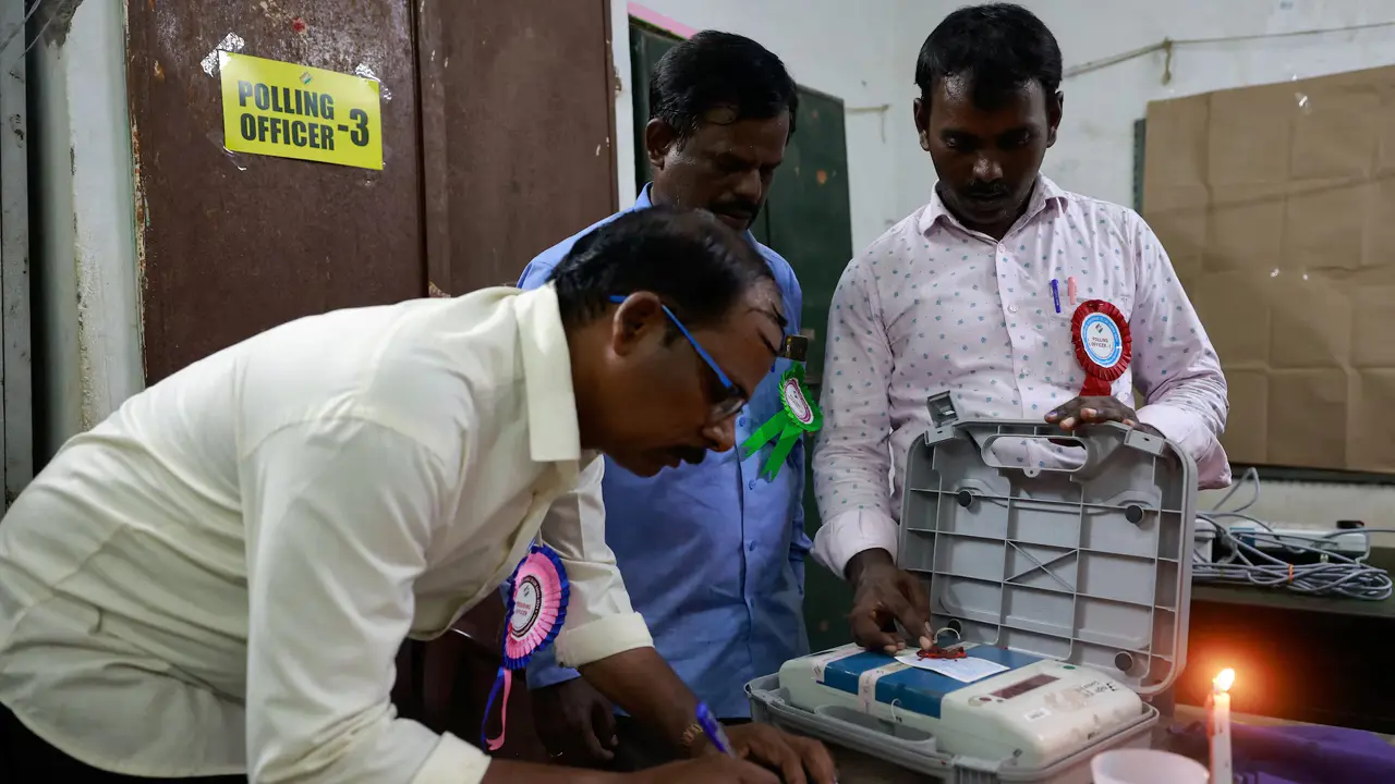 ভারতে প্রথম দফায় ভোট দিলেন ৬০ শতাংশ ভোটার