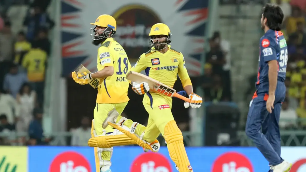 জাদেজা-ধোনির ব্যাটে লড়াইয়ের পুঁজি চেন্নাইয়ের