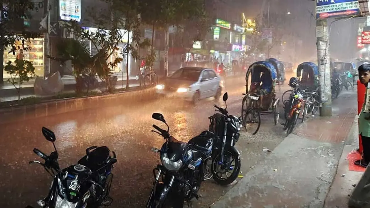 ঢাকায় ৮০ কি.মি. বেগে ঝড়ের আভাস