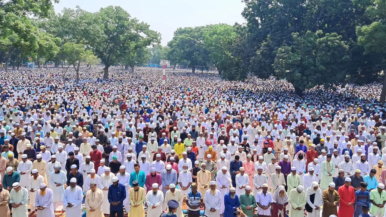কঠোর নিরাপত্তার মধ্য দিয়ে ঈদ জামাতের জন্য প্রস্তুত শোলাকিয়া