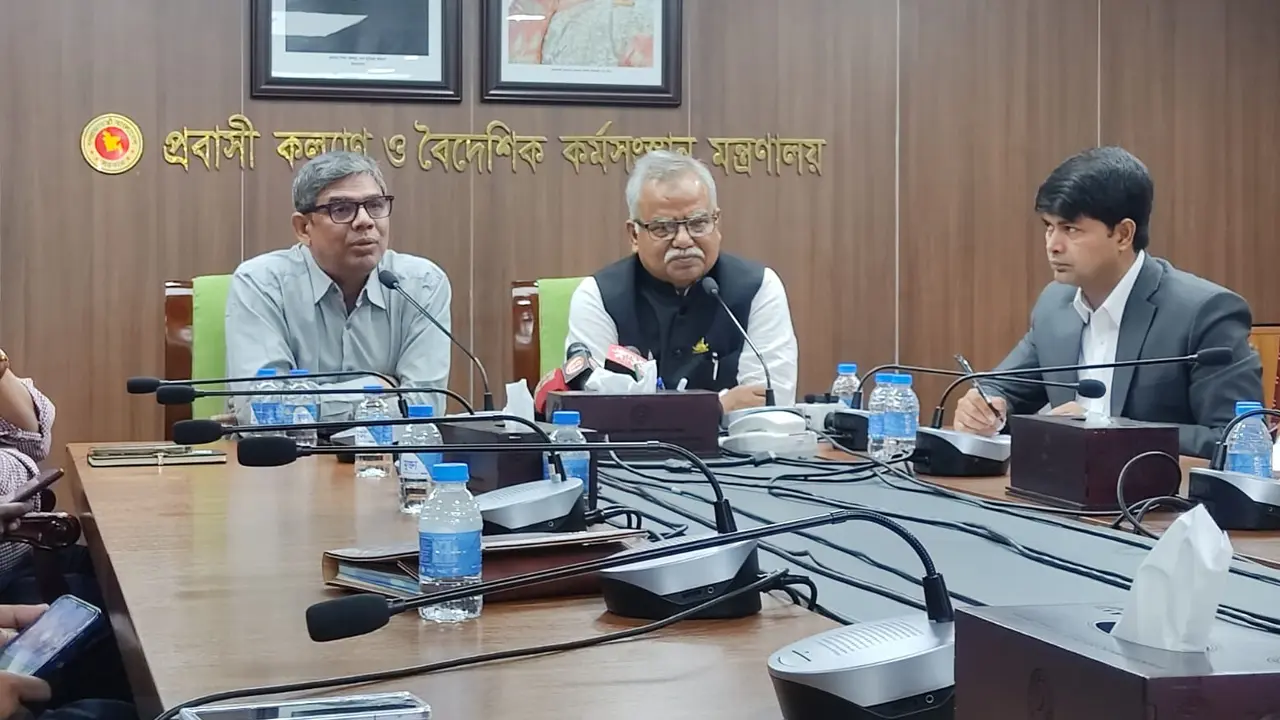 শ্রমবাজার ইস্যুতে মালয়েশিয়ার সঙ্গে বসতে চায় বাংলাদেশ