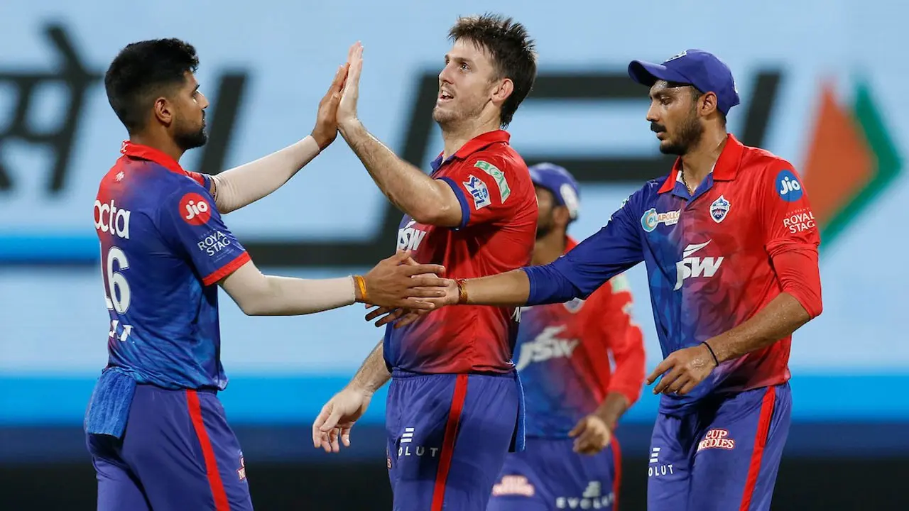 আইপিএল ছেড়ে দেশে ফিরে গেলেন তারকা ক্রিকেটার