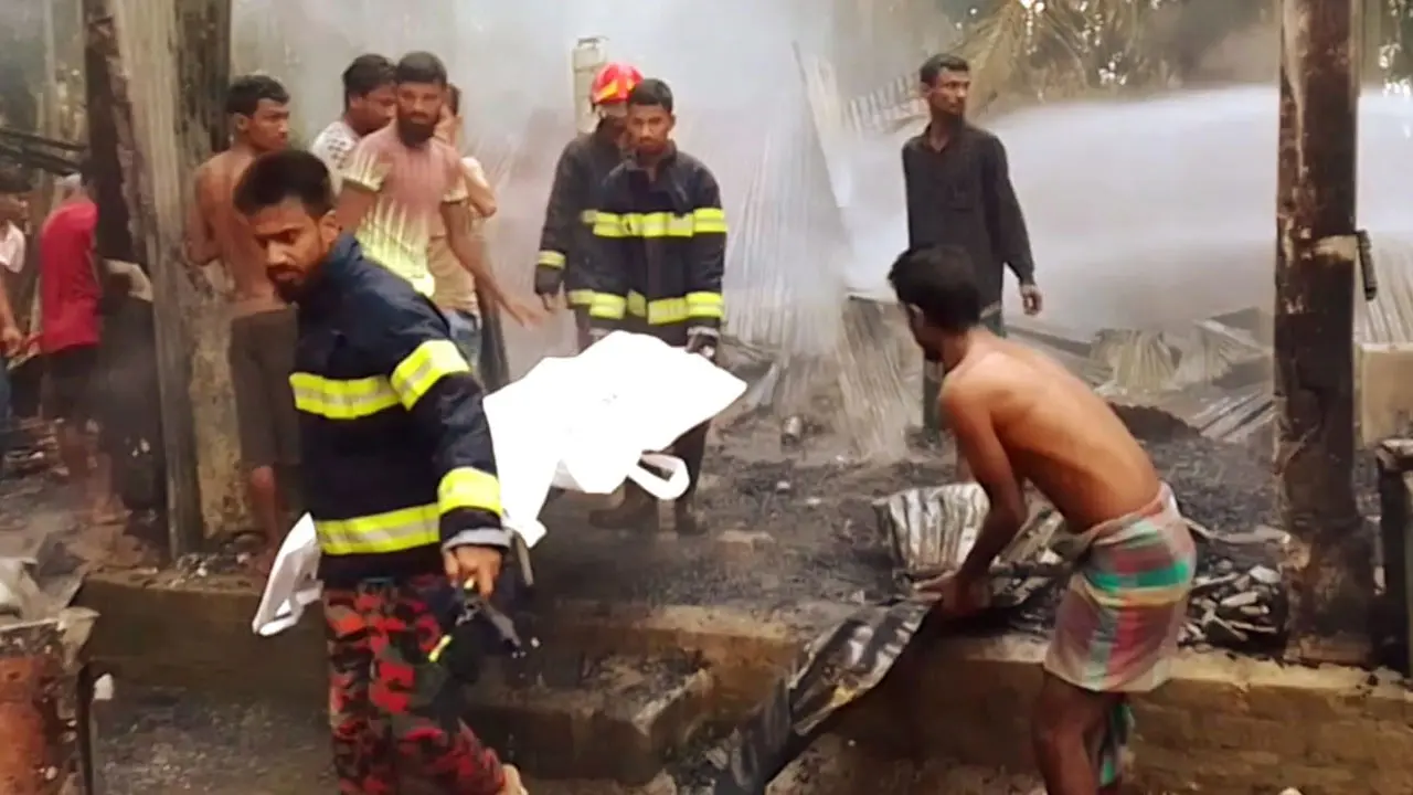 ঘরে আগুন দেখে বের হয়ে গেল সবাই, পুড়ে মরলেন বৃদ্ধা 