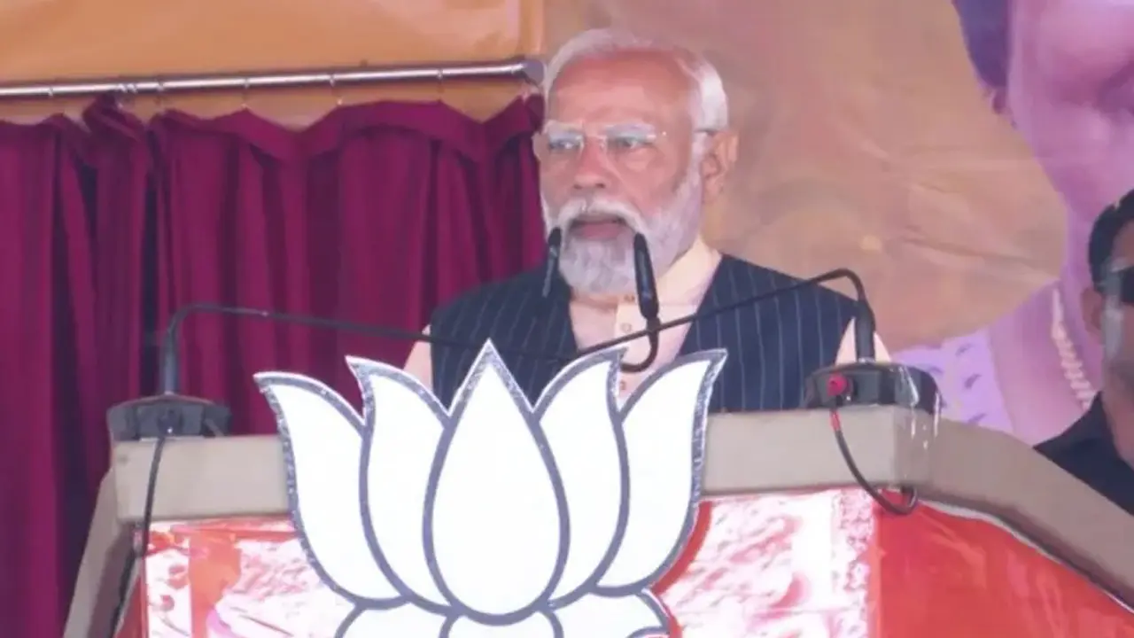 ভোটের মাঠে আপ্লুত মোদি, ‘পরের জন্মে বাংলায় জন্মগ্রহণ করব’