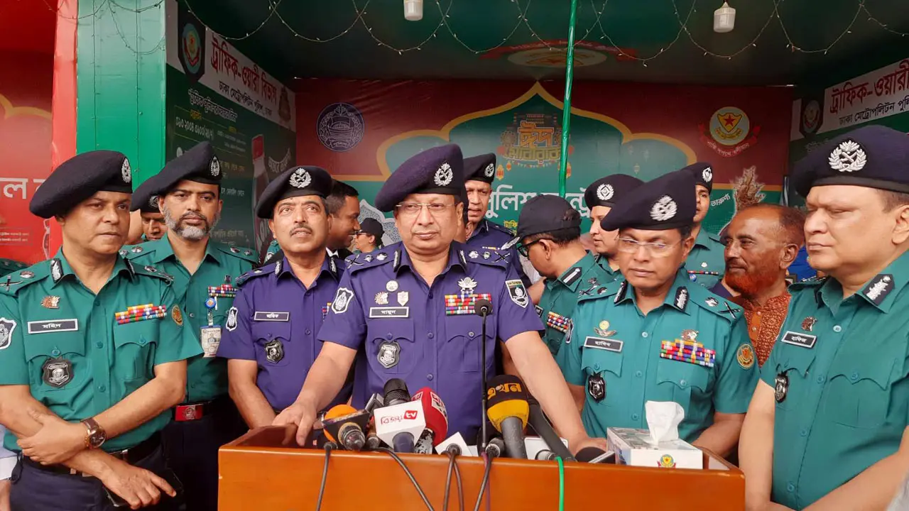 ঝুঁকিপূর্ণ ঈদযাত্রা না করার অনুরোধ পুলিশের