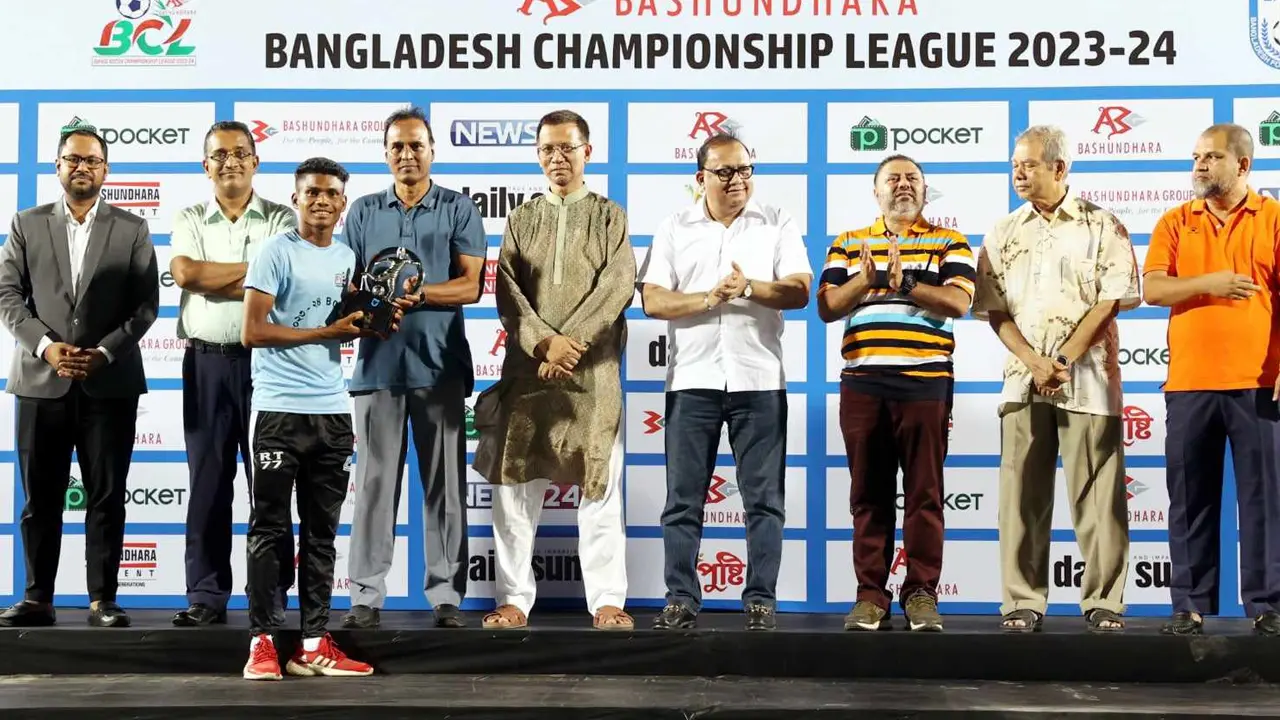 সেরা ২ পুরস্কার সাঁওতাল টুডুর
