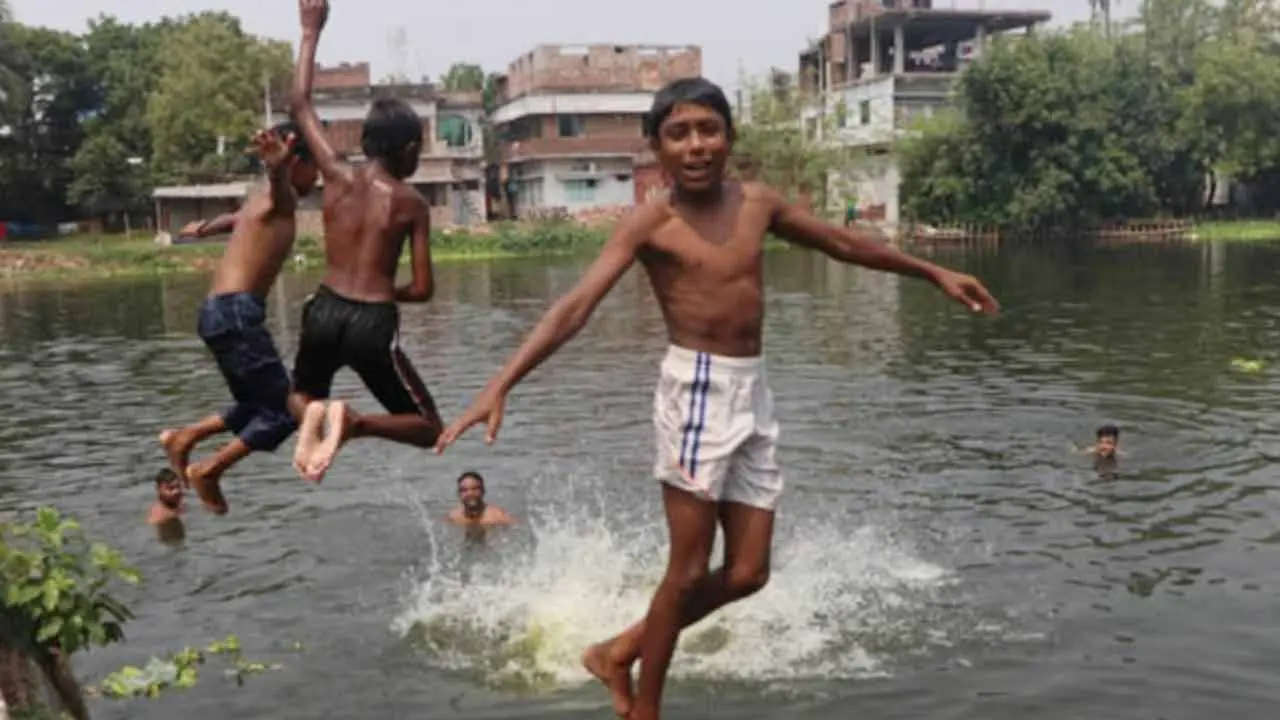 ৪০ দশমিক ২ ডিগ্রি তাপে পুড়ছে রাজশাহী