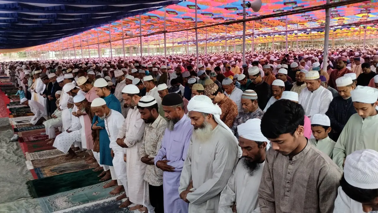রংপুরের ঈদের প্রধান জামাত অনুষ্ঠিত, মুসল্লিতে মুখরিত ঈদগাহ
