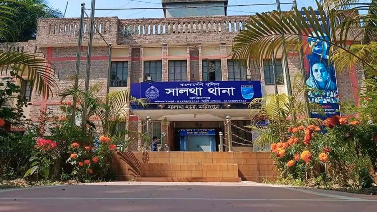 সালথায় আ.লীগের দুই গ্রুপের সংঘর্ষে মুক্তিযোদ্ধাসহ আহত ৩০