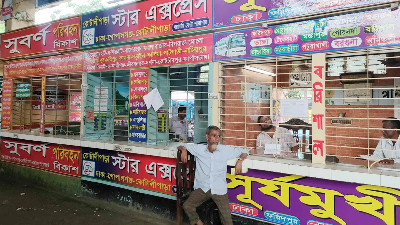 পদ্মা সেতুর প্রভাবে যাত্রী নেই গাবতলীতে