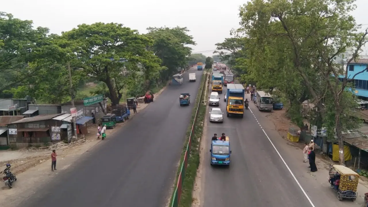 ঢাকা-চট্টগ্রাম মহাসড়কে যান চলাচল স্বাভাবিক