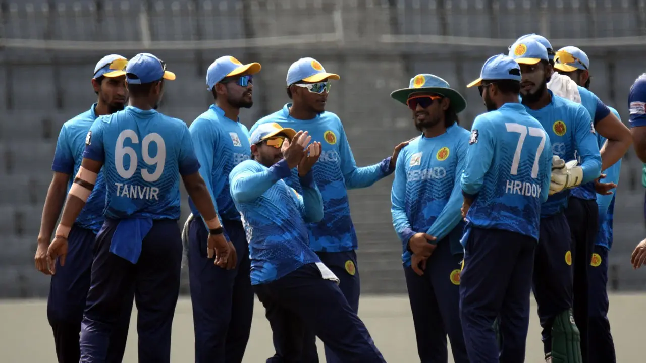 টানা ১১ জয়ে প্রথম পর্ব শেষ করল আবাহনী