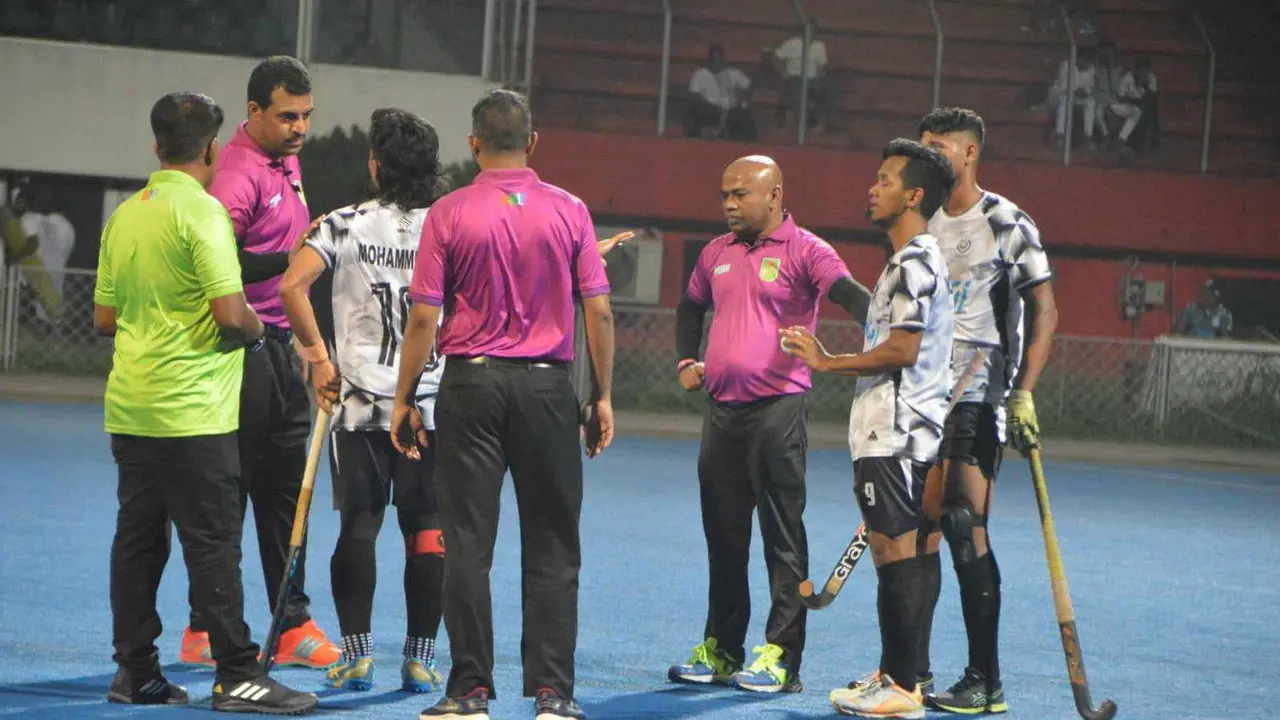 ‘আম্পায়ার নয়, সমস্যা দলের’