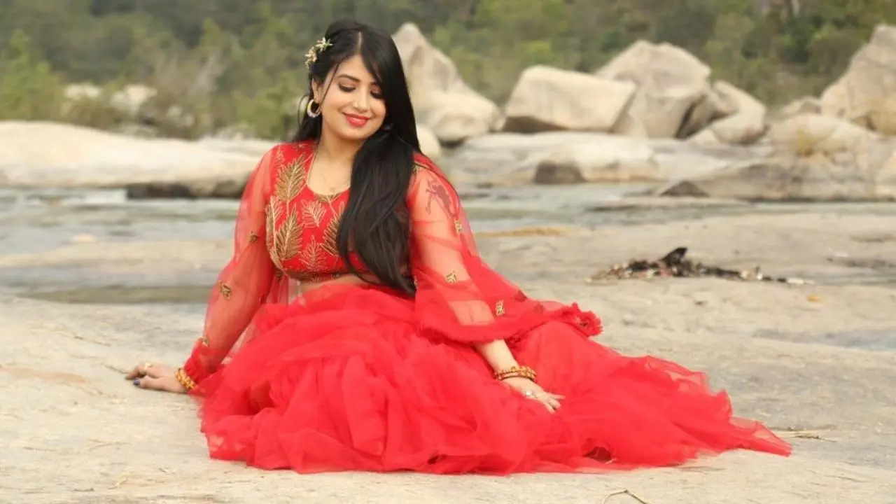 ফ্ল্যাট থেকে অভিনেত্রীর মরদেহ উদ্ধার