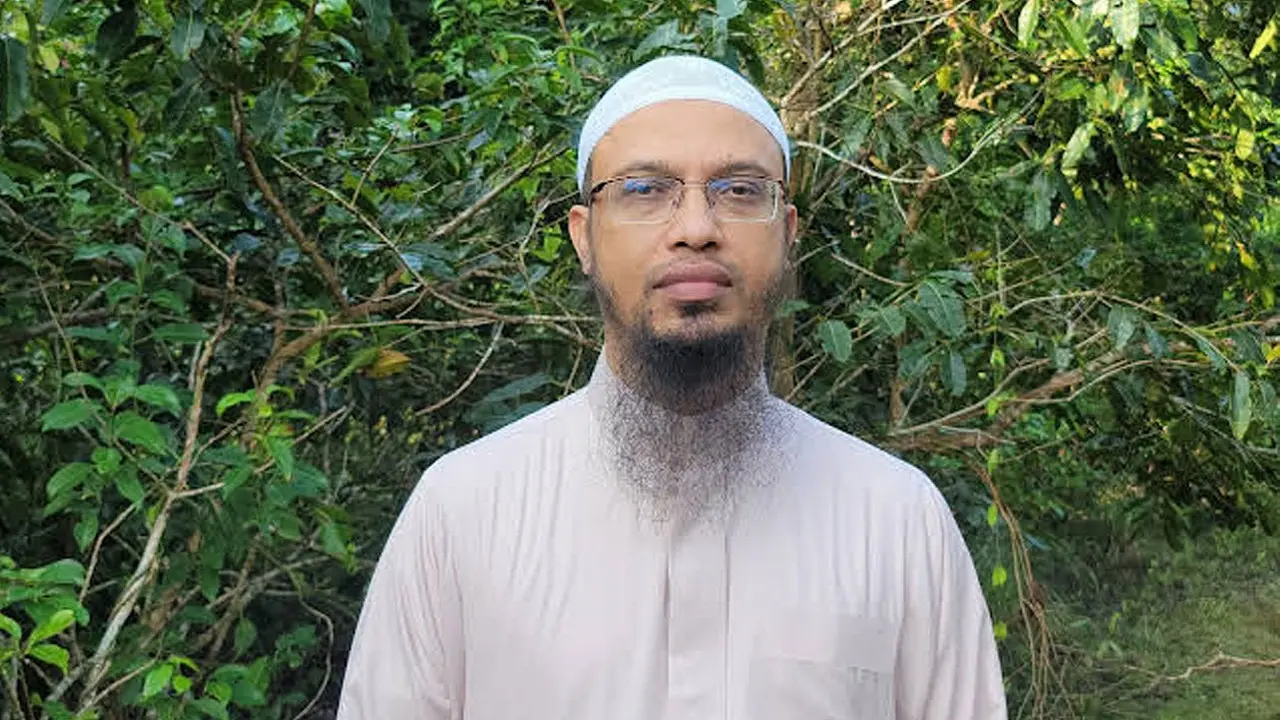 আন্দোলনে ইমাম-মুয়াজ্জিনের পাশে দাঁড়ানোর আহ্বান শায়খ আহমাদুল্লাহর