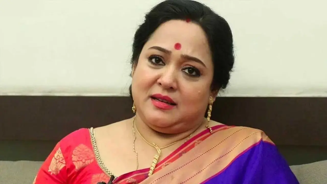 কেন বুক ঢাকতে হবে ব্যাগে, প্রশ্ন অপরাজিতার