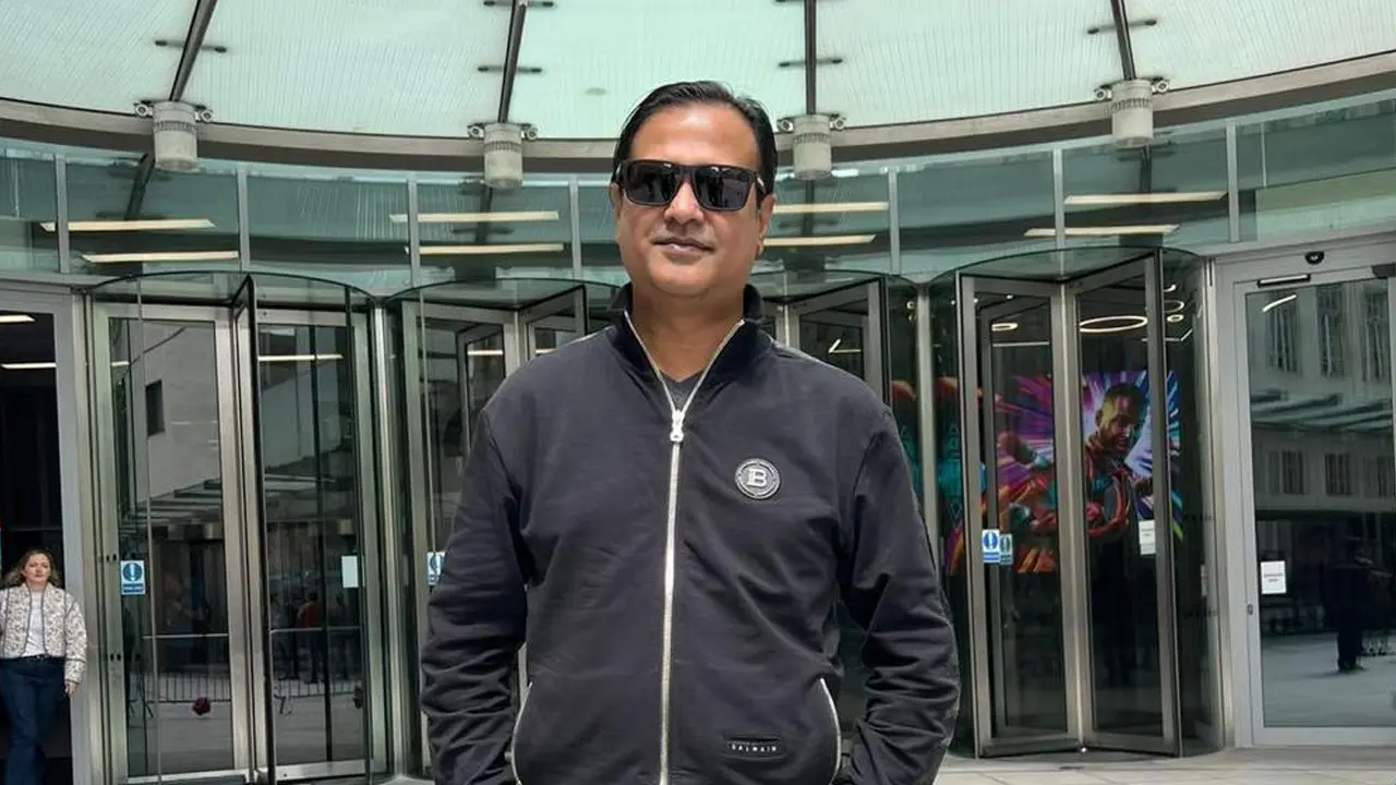 হাতে হাত রেখে বন্যা মোকাবিলার আহ্বান আসিফের
