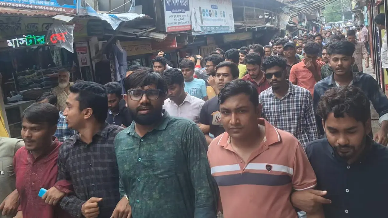 অন্তর্বর্তী সরকারকে অভিনন্দন জানাল বরগুনা জেলা আ.লীগ 