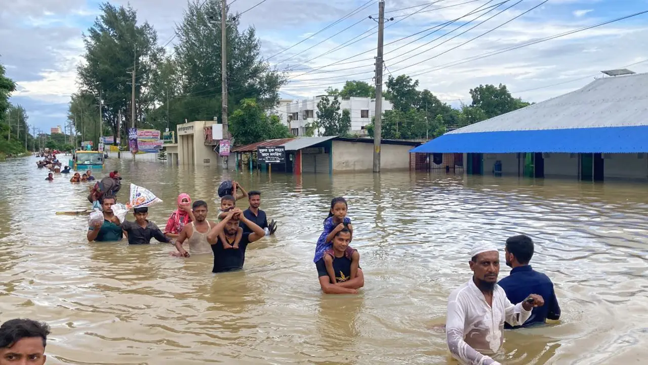 পানিবাহিত রোগের মহামারির ঝুঁকিতে বন্যাকবলিত অঞ্চল
