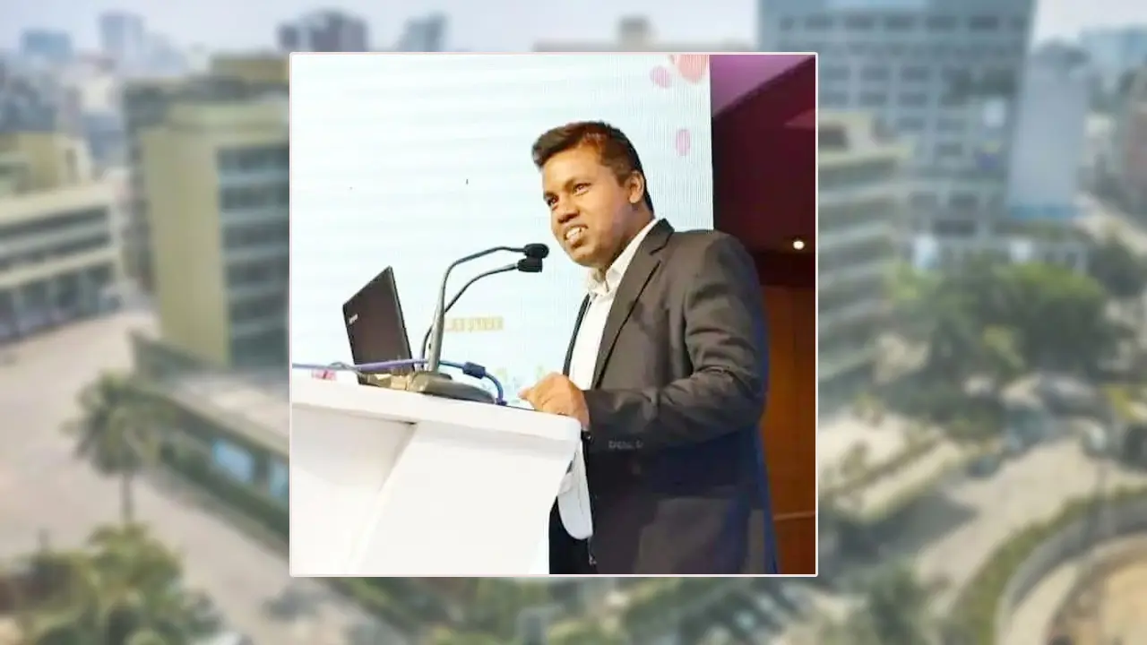 শিক্ষার্থীদের সঙ্গে কেন্দ্রীয় ব্যাংকের কর্মকর্তার একাত্মতা  