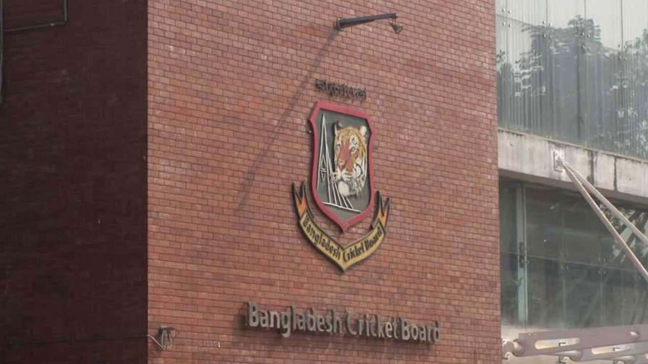 গভীর রাতে বিসিবির বার্তা