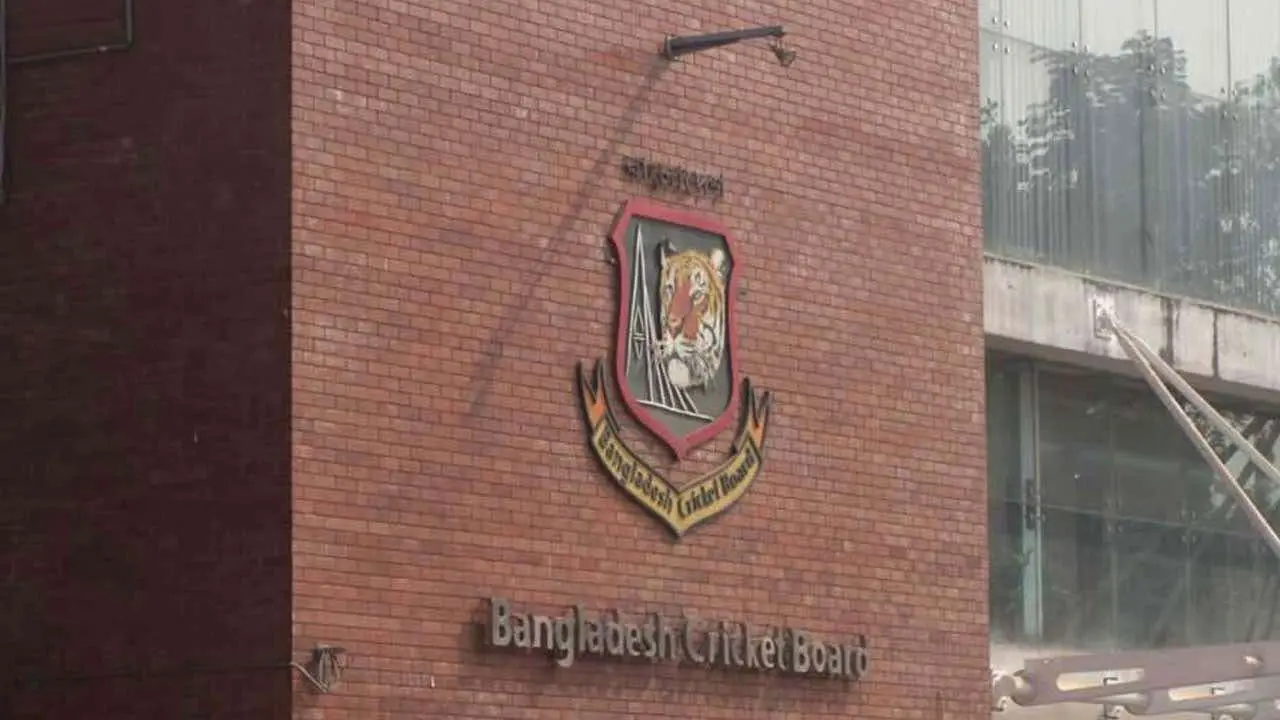 গভীর রাতে বিসিবির বার্তা