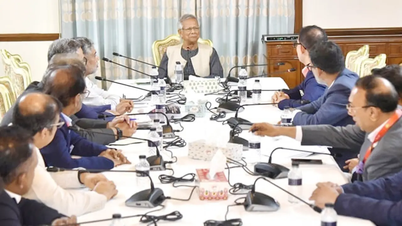 পোশাক প্রস্তুতকারকদের দেশ পুনর্গঠনে সহায়তা করার আহ্বান 