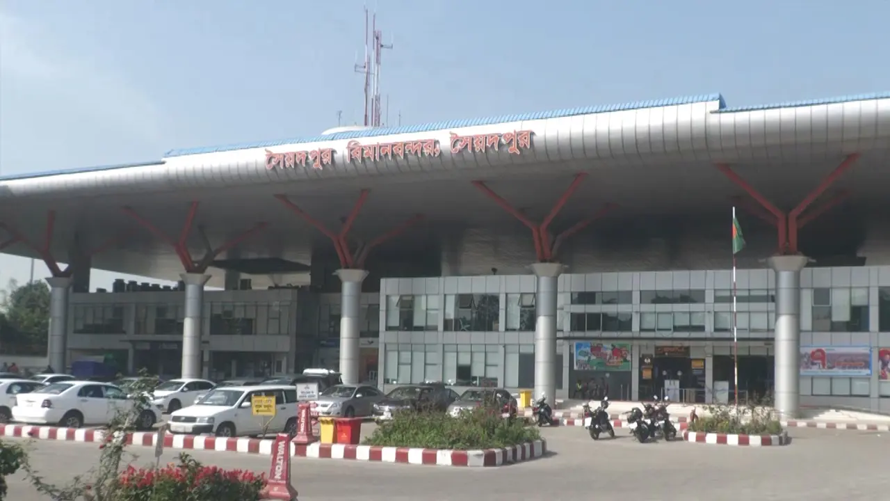 সৈয়দপুরে অবতরণকালে পাখির ধাক্কা, ফ্লাইট বিলম্ব