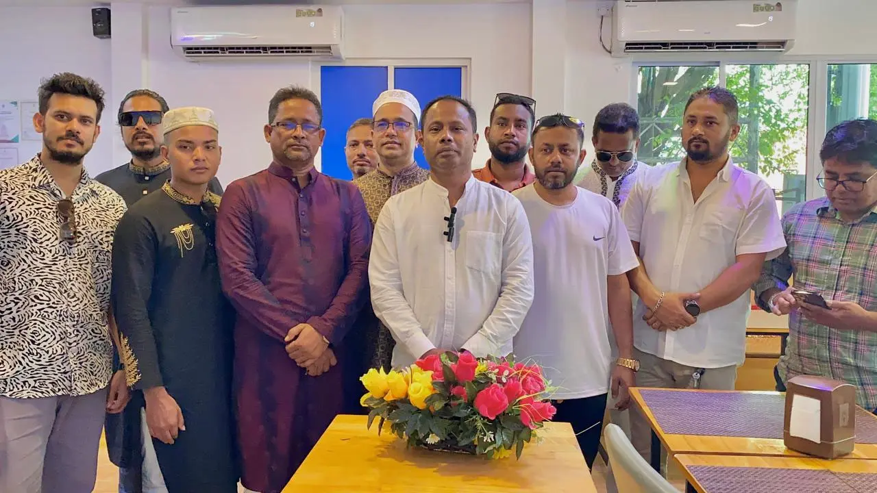 শহীদদের আত্মার মাগফিরাত কামনায় মালদ্বীপ বিএনপির দোয়া