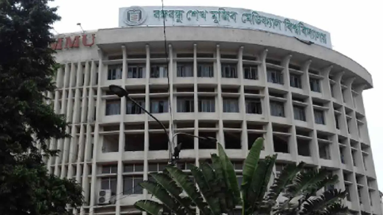 স্বাস্থ্য বিভাগে বেহাল দশা, হাসপাতালে নেই আওয়ামীপন্থি ডাক্তাররা
