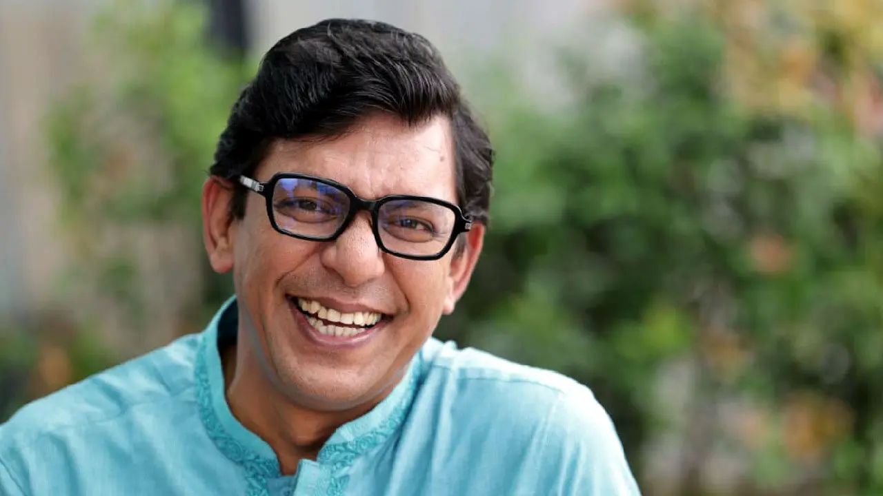 গালি মুছবেন না চঞ্চল, রেখে দেবেন পুরস্কার হিসেবে