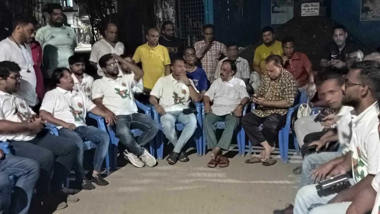 পুরান ঢাকার মন্দিরের নিরাপত্তায় জবি ছাত্রদল