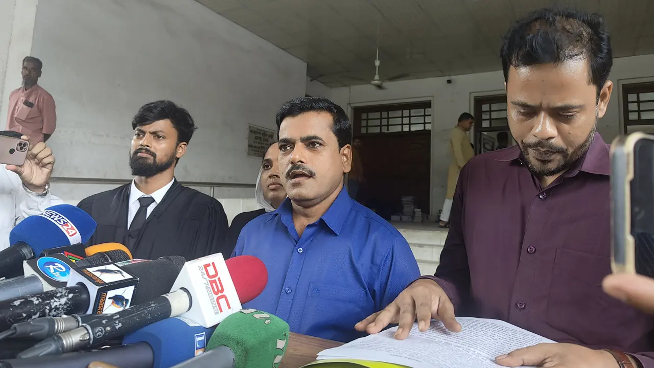 অর্থের বিনিময়ে প্রতিবেদন পাল্টে দেওয়ার অভিযোগ