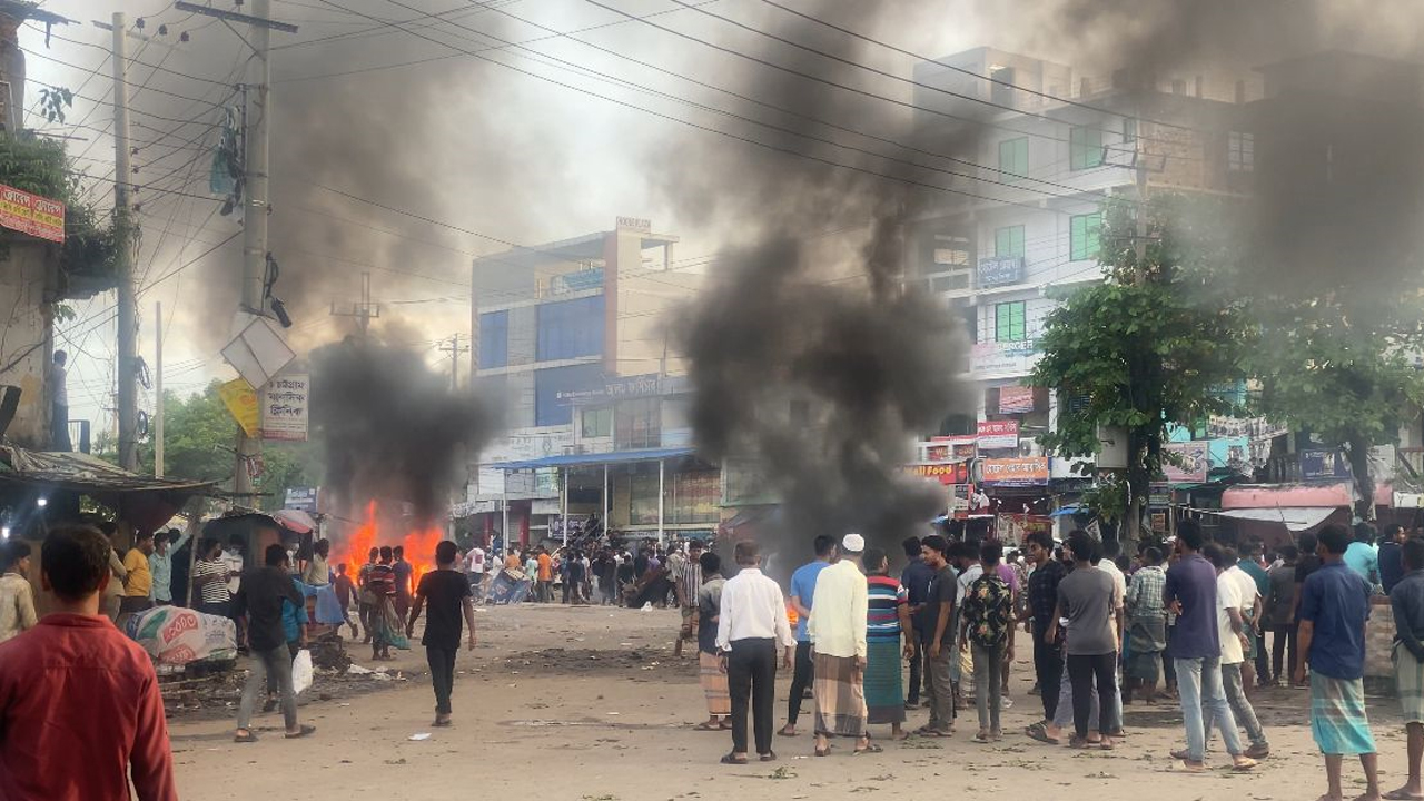 সাতকানিয়ায় যুবলীগ ও ছাত্রলীগ নেতার কার্যালয়ে হামলা