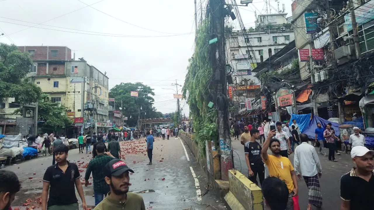 চট্টগ্রামের বিভিন্ন স্থানে সংঘর্ষ, গুলিবিদ্ধ অনেক