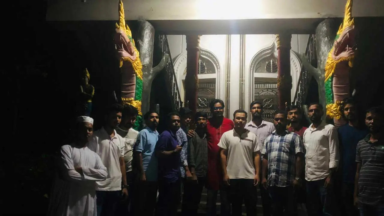 গভীর রাতে চবি এলাকায় মন্দির-প্যাগোডা পাহারা দিচ্ছে ছাত্রদল