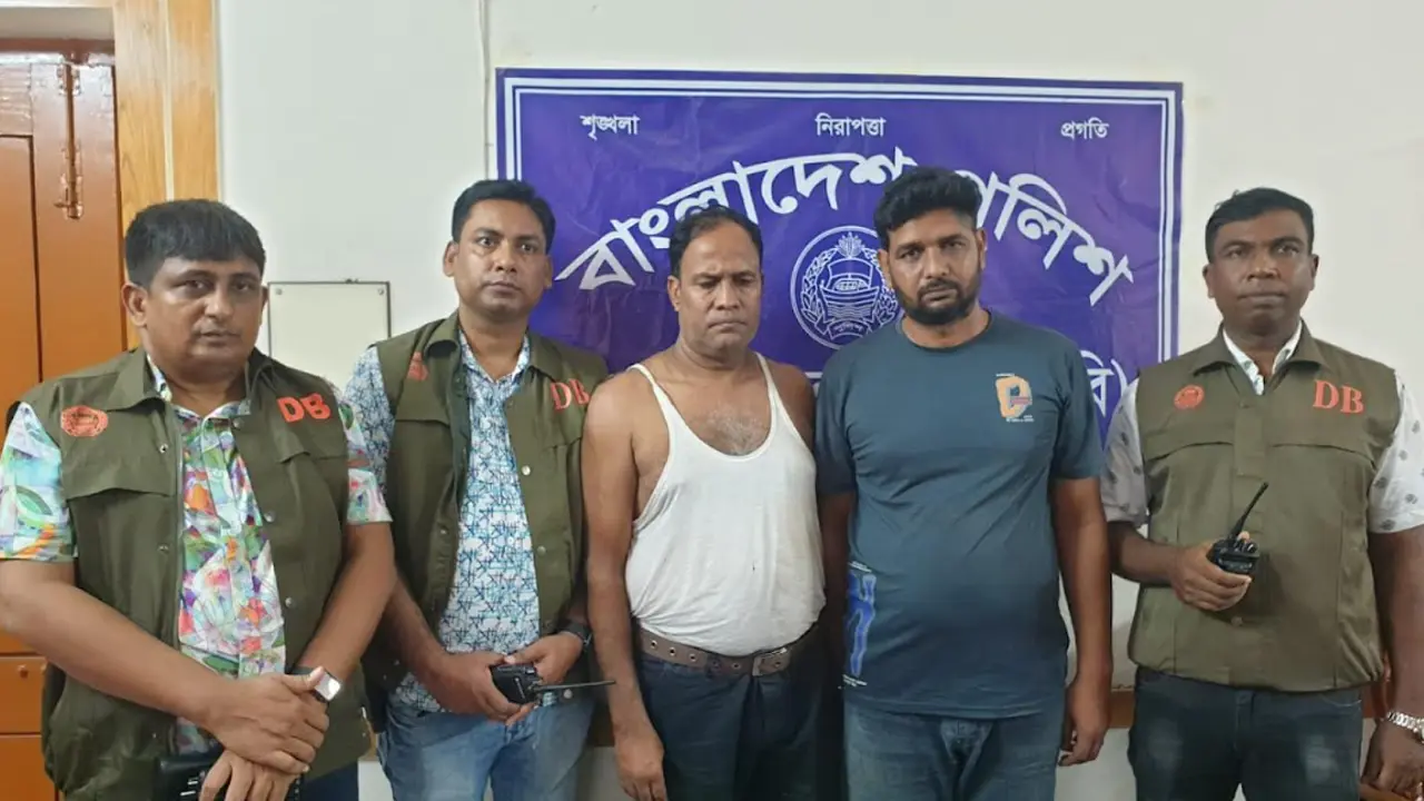 চুয়াডাঙ্গায় পুলিশের অভিযানে ৪ কোটি টাকার স্বর্ণসহ ২ জন আটক