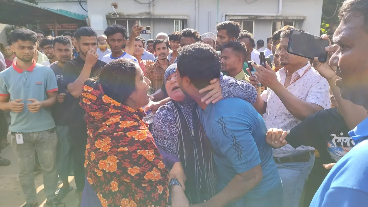 ফেনীতে ছাত্র-জনতার কর্মসূচিতে গুলিতে নিহত ৮