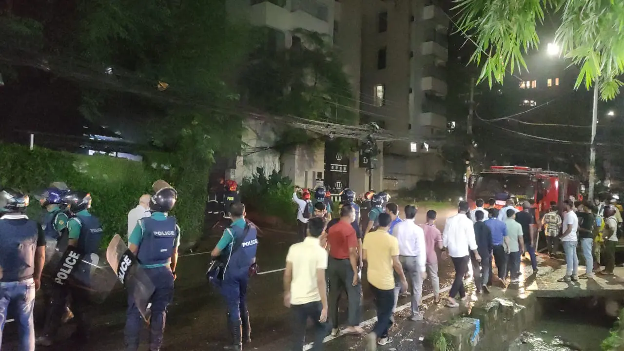 চট্টগ্রামে বিএনপি নেতাদের বাসভবনে হামলা-ভাঙচুর