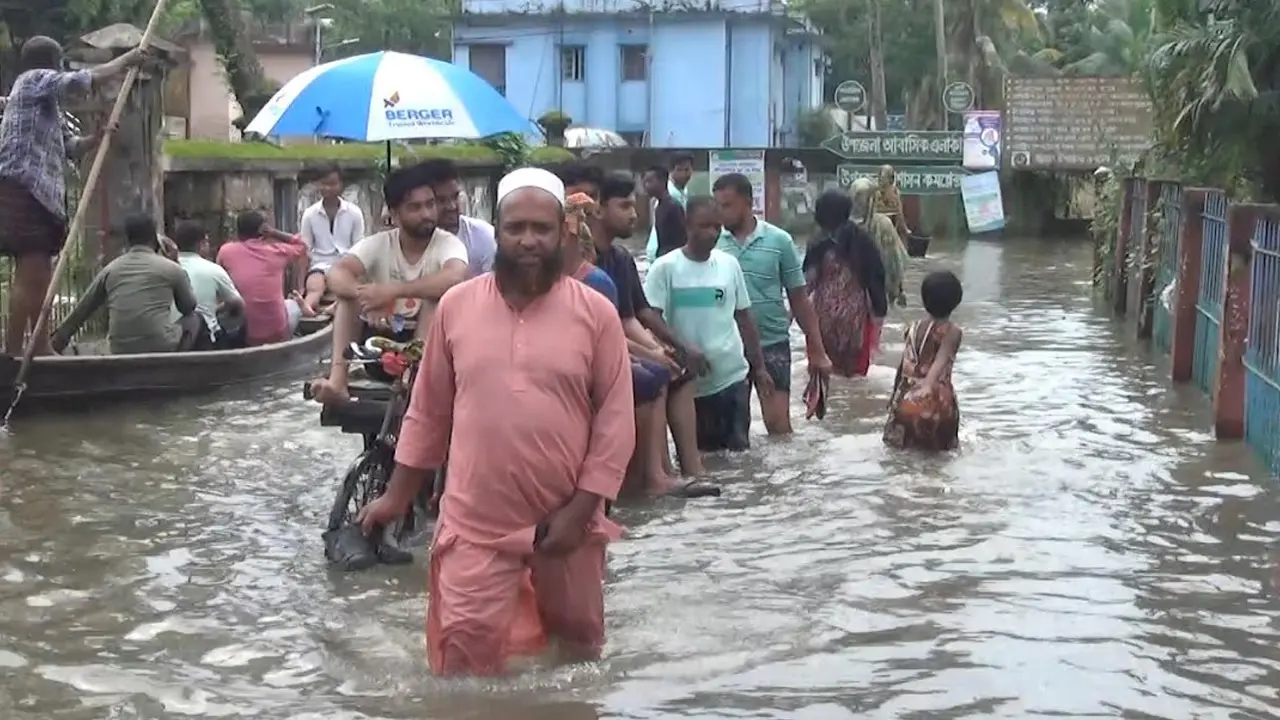 মৌলভীবাজারে বন্যা মোকাবিলায় জামায়াতের জরুরি হেল্পলাইন