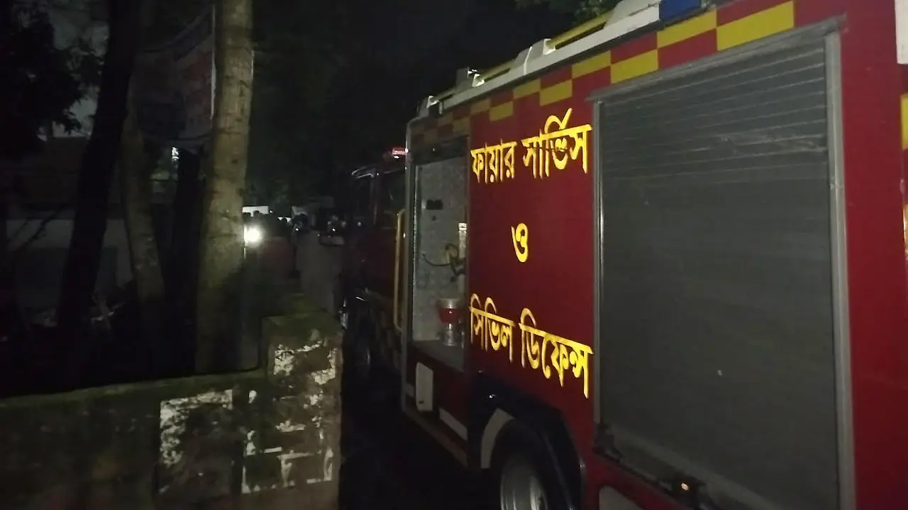চুয়াডাঙ্গায় যুবলীগ নেতার বাড়িতে আগুন, চারজনের মৃত্যু